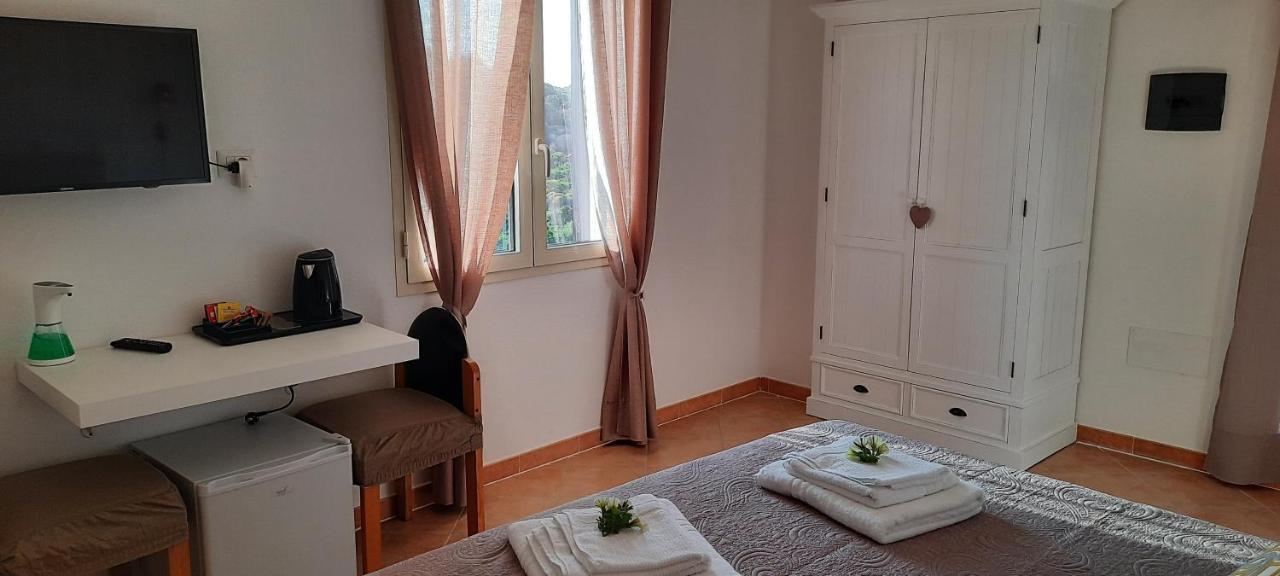 סנטה טרזה גאיורה Monte Becco Panoramic Rooms מראה חיצוני תמונה